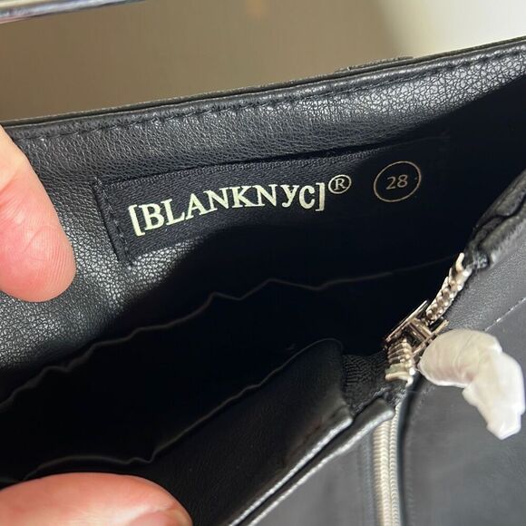 BLANK NYC Vegan Leather Shorts Zip Detail Black Nwt Size 28 - Picture 5 of 6